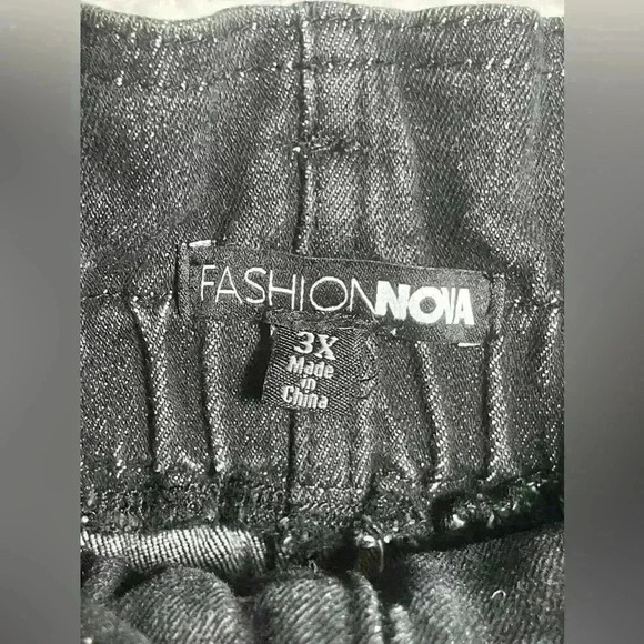 Fashion Nova 3X Stretchy Waist Distressed Jeans - Picture 3 of 6